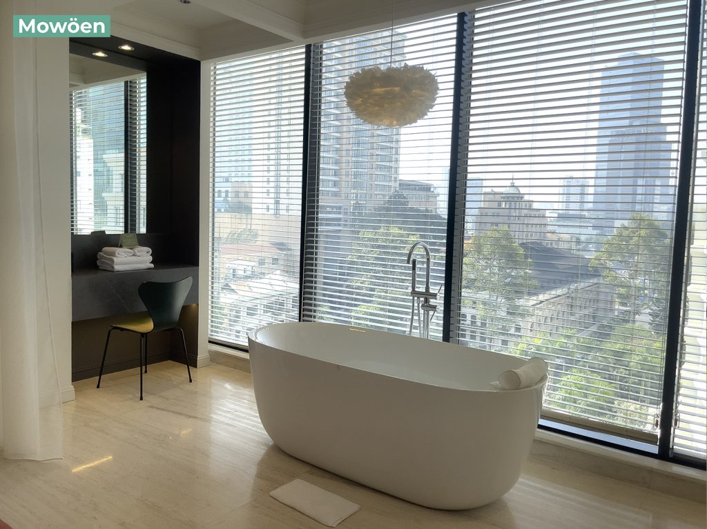 Khách sạn Cao Minh Sài Gòn, tầm view đẳng cấp Quận 1 3 Bồn tắm Mowoen điểm nhấn trong phòng khách sạn Cao Minh