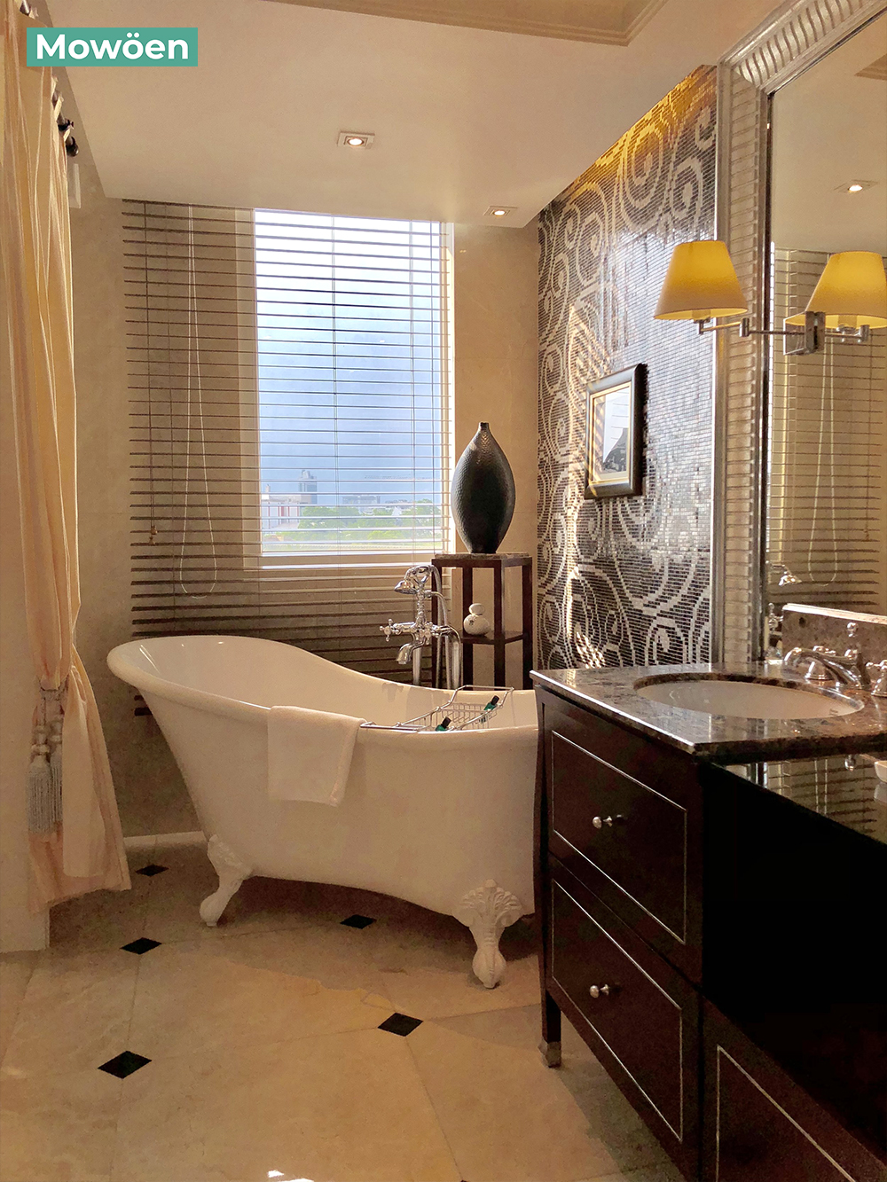 Bồn tắm tân cổ điển Mowoen tại khách sạn Sofitel Legend Metropole Hà Nội Bồn tắm tân cổ điển Mowoen tại khách sạn Sofitel Legend Metropole Hà Nội