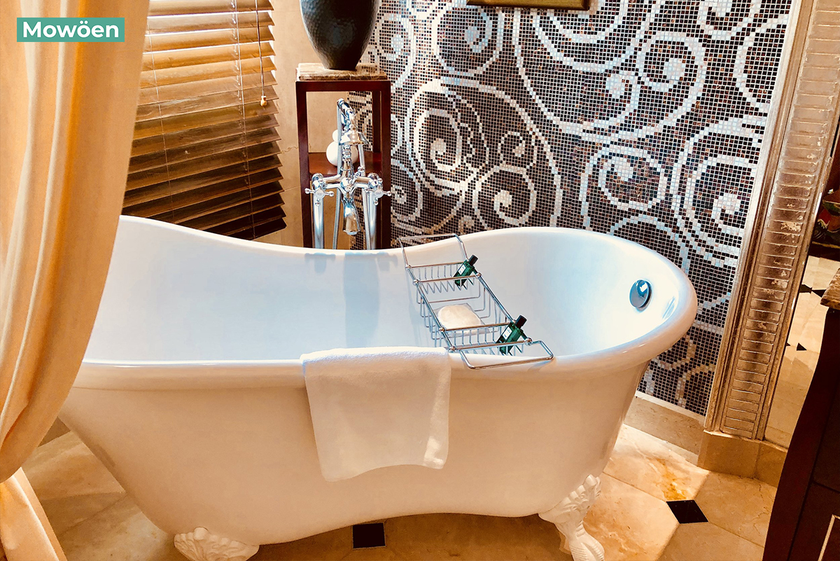 Bồn tắm tân cổ điển Mowoen tại khách sạn Sofitel Legend Metropole Hà Nội Bồn tắm tân cổ điển Mowoen tại khách sạn Sofitel Legend Metropole Hà Nội