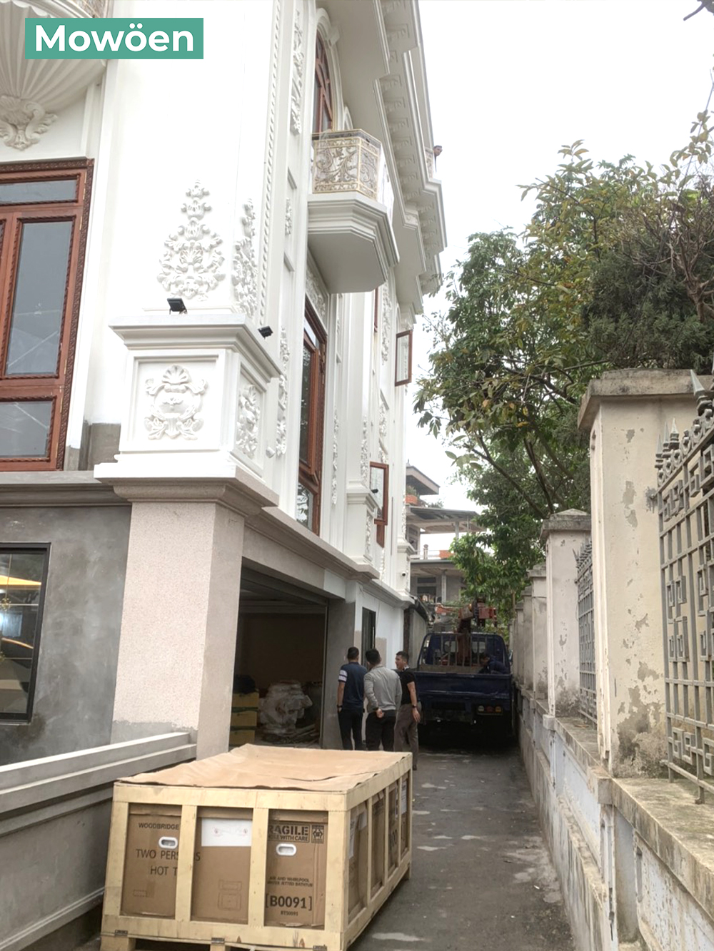 Hoàn thiện bồn tắm Mowoen tại biệt thự tân cổ điển Đan Phượng Hoàn thiện bồn tắm Mowoen tại biệt thự tân cổ điển Đan Phượng