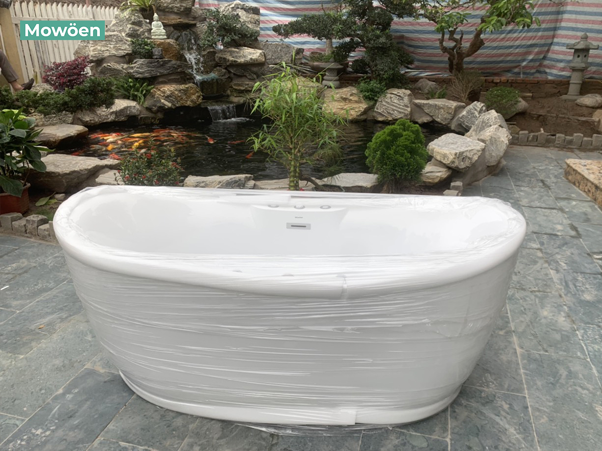 Hoàn thiện bồn tắm massage Mowoen MW8305B tại biệt thự tân cổ điển Đan Phượng Hoàn thiện bồn tắm massage Mowoen MW8305B tại biệt thự tân cổ điển Đan Phượng