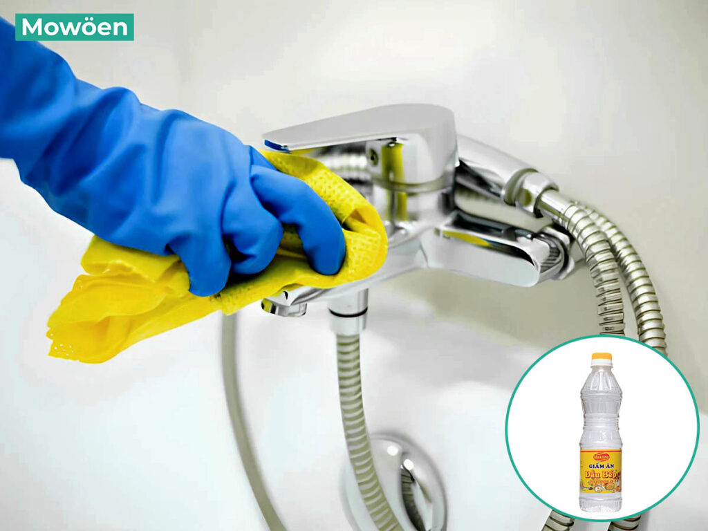 Sử dụng giấm ăn vệ sinh vòi bồn tắm Mowoen