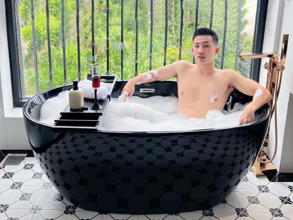 Cách chọn bồn tắm nhỏ cho phòng tắm hẹp mà vẫn đẹp, tiện nghi và thoải mái