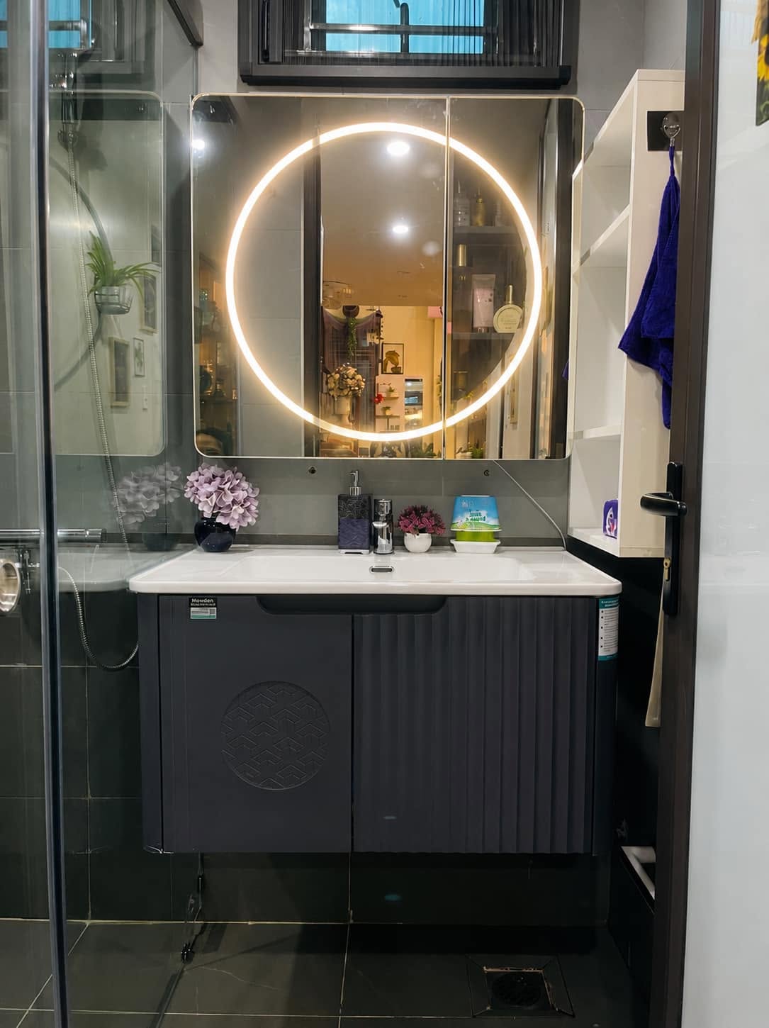 Hội chị em Nghiện sạch rủ nhau lắp tủ lavabo Mowoen MW2713, MW2715